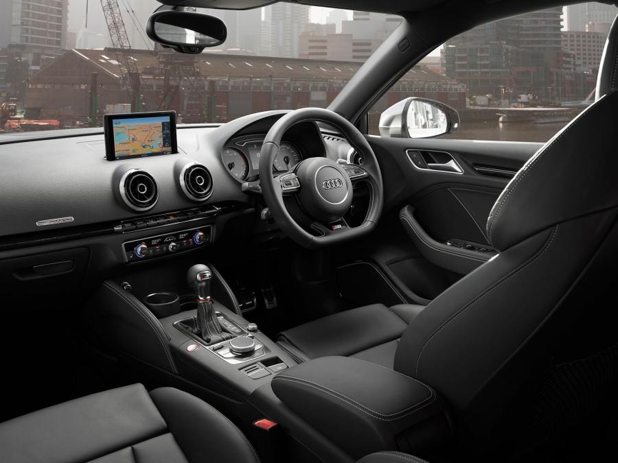 Торпедо Audi S3 Sedan (8V) 2014 года  (AU) (фото 13 из 22)